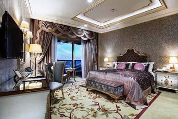 בית מלון כפרי Merit Royal