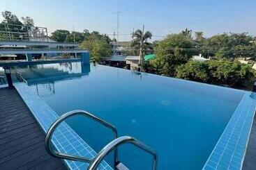 Christella Hotel Laemchabang