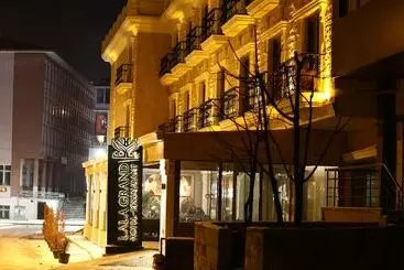 هتل Lala Grand