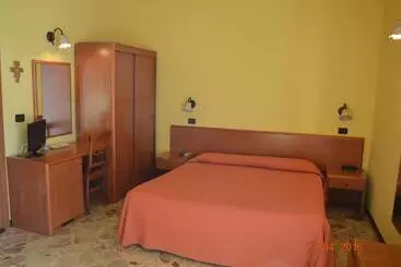 تختخواب و صبحانه Mare E Sole Villa Urso
