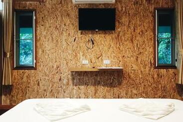 Bed and Breakfast Nua Tone Resort Bang Tao & Cafe