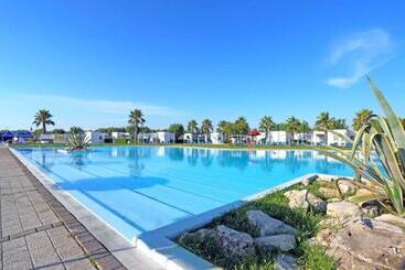 هتل آپارتمان Salento Villaggio Turistico Residenza Torre Rinalda