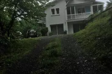 ベッドアンドブレックファースト Les Taouleres