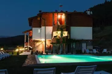 Hotelli Alpine Garden