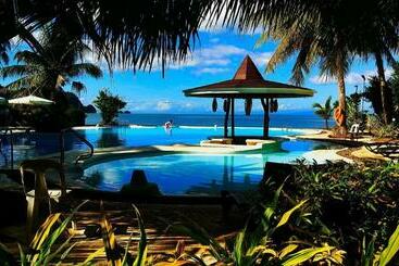 Hotel Caluwayan Palm Island Resort & Restaurant