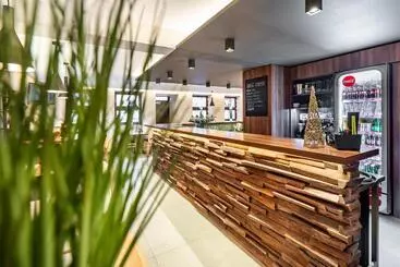 Laguna Hotel & Restaurant