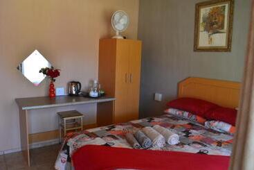 بنسيون De Oude Stoor