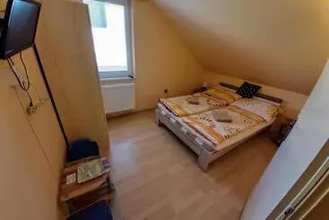 ペンション Penzion A Chatový Camp Havraníky U Np Podyjí