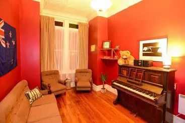 تختخواب و صبحانه Morrisons Guest House