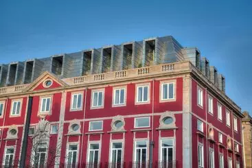 هتل NH Collection Porto Batalha