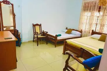 Hotel Golden Town