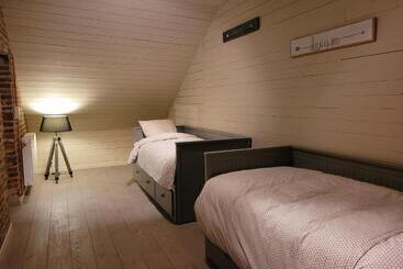 تختخواب و صبحانه La Cense Du Noir Jambon