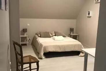 ホテル Auberge De La Fontaine Aux Loups