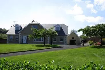 Muff Village Bed & Breakfast