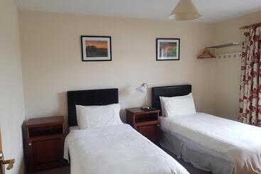 بنسيون Corrib View Lodge