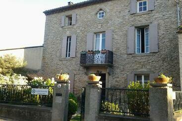 膳宿费 La Belle Minervoise