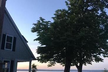 Bed and Breakfast Cresthaven By The Sea