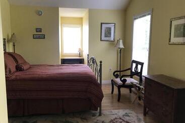 Bed and Breakfast Cresthaven By The Sea