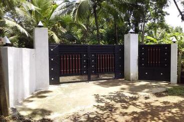 مبيت وإفطار Midland Hotel Rooms Kanampella