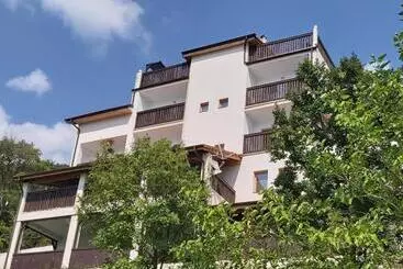Majatalo Conacul Sarbesc