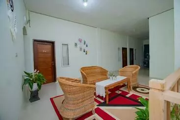 ホテル Reddoorz Syariah Near Rembele Airport Bener Meriah