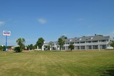 فندق Madison Inn Lodge