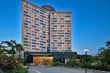 Hotel Kochi Marriott