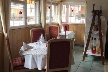 Отель Logis Hôtel Restaurant La Petite Auberge Alsace