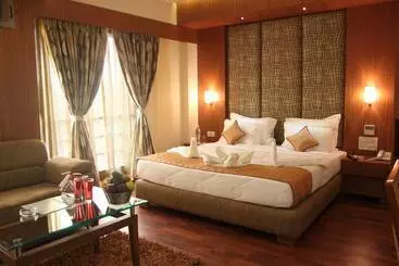 هتل Pristine Residency