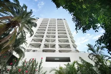 آپارتمان Sandy Point Beach Resort