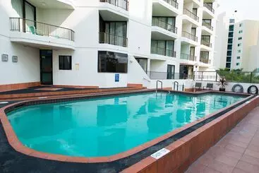 Апартаменты Sandy Point Beach Resort