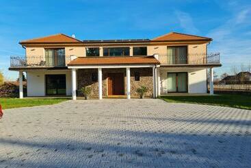 Bed and Breakfast Atrium Accomm