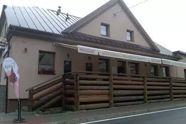 Majatalo Penzion A Restaurace U Maryny