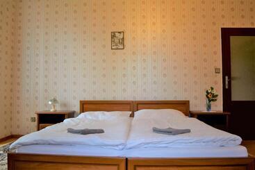 פנסיון Zámek Lnáře