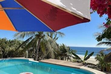 Bed & Breakfast Beachfront Paradise Boutique