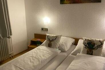 민박 Gasthaus Rössle