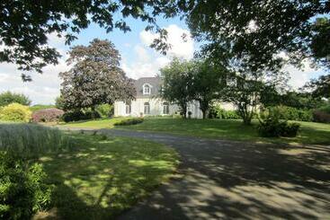 민박 Gîte Chambre D Hôtes Les 4 Vents Guingamp