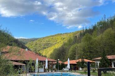 אתר נופש Orlova Skala Holiday Village