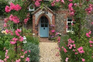 Bed and Breakfast Stone Cottage