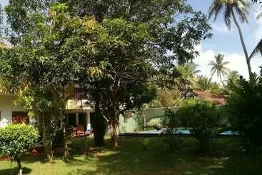 Pension  Casa Hikka Guest House