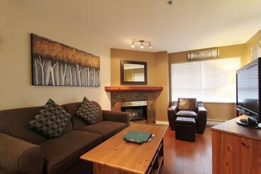 فندق Marketplace Lodge By Whistler Retreats