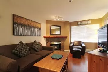 ホテル Marketplace Lodge By Whistler Retreats