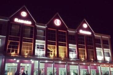 هتل Ramada Tikal Isla De Flores