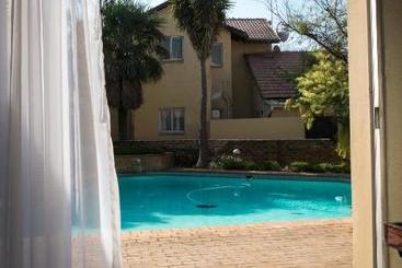 بنسيون Elizabeth Lodge