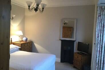 膳宿费 Llwyn Country House