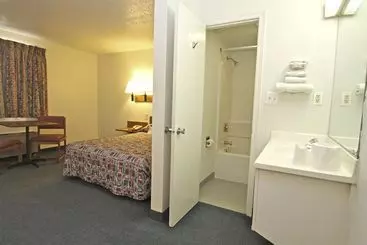 Мотель Relax Inn Topeka