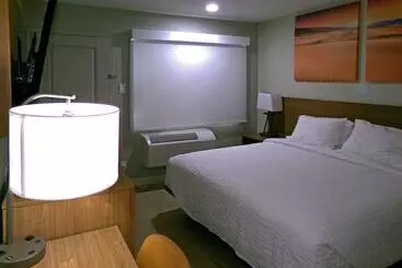 モーテル Clarion Pointe Ridgecrest Near China Lake Naval Station