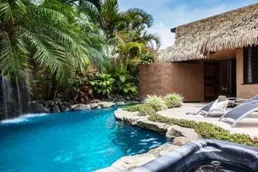 استراحتگاه Rumours Luxury Villas & Spa