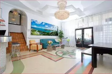 South Beach Rooms And Hostel