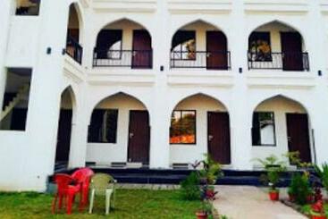 Vamoose Hotel Mandu Sarai